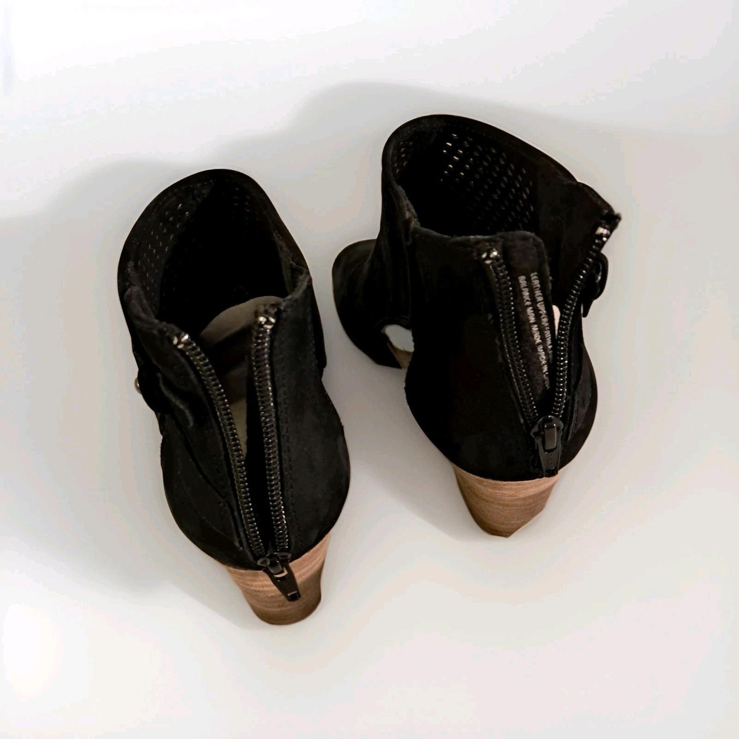 Earth Ivy Sahara Black Suede Lazer-Cut Bootie Casual Heels